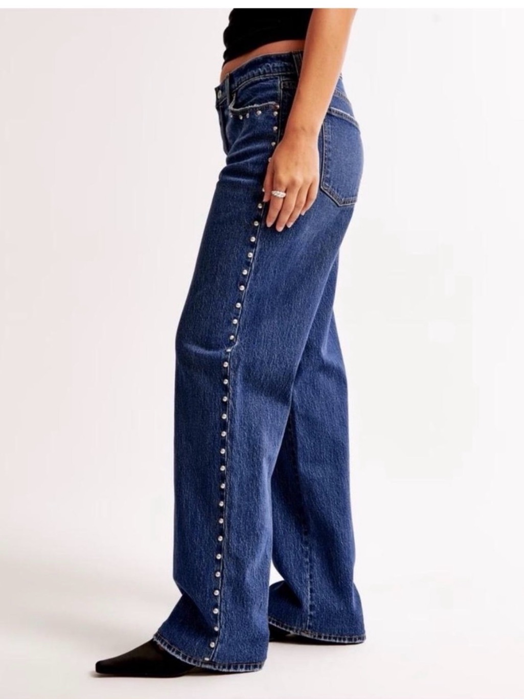 Abercrombie & Fitch Studded Low Rise “The Baggy” Jean Size 27/4r